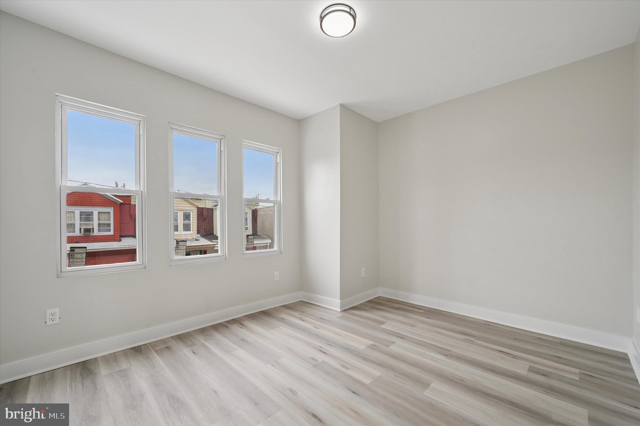 ELMWOOD PARK - Residential Lease