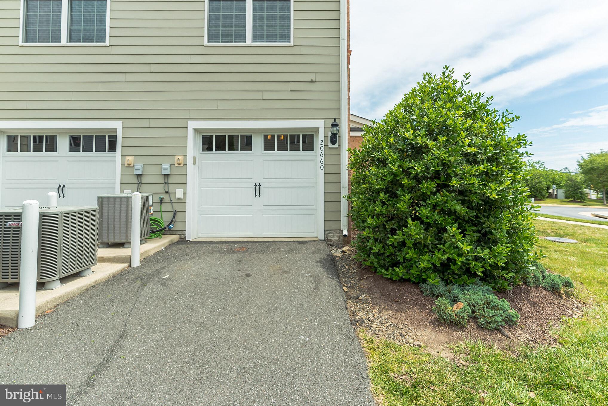 TOWNES AT GOOSE CREEK VILLAGE - Residential