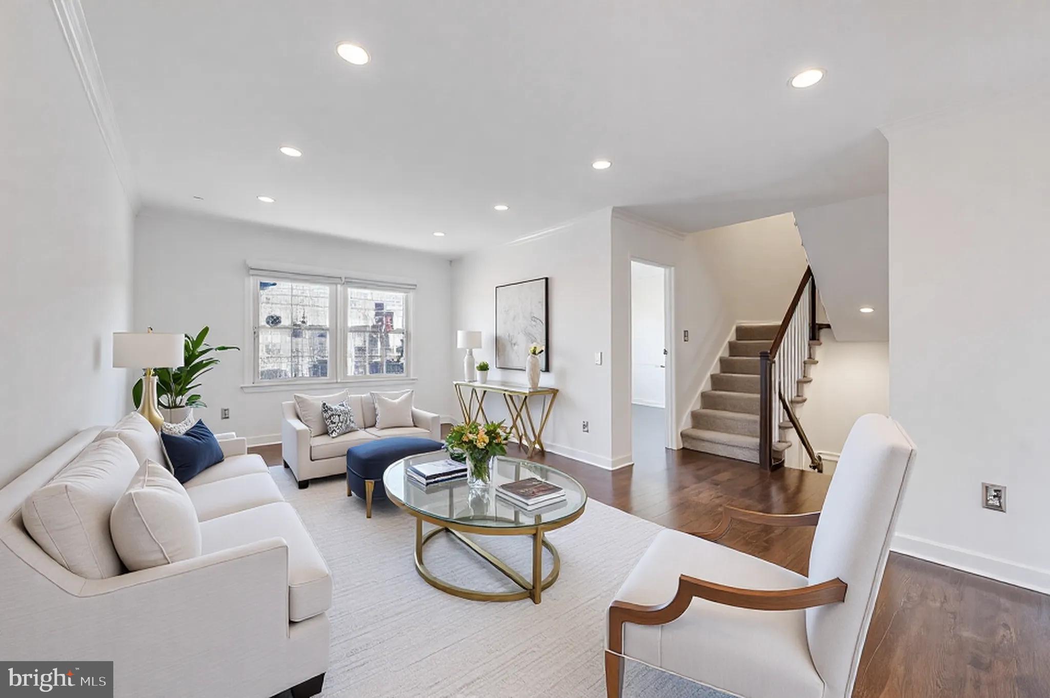 SKYLINE VILLAGE - Residential