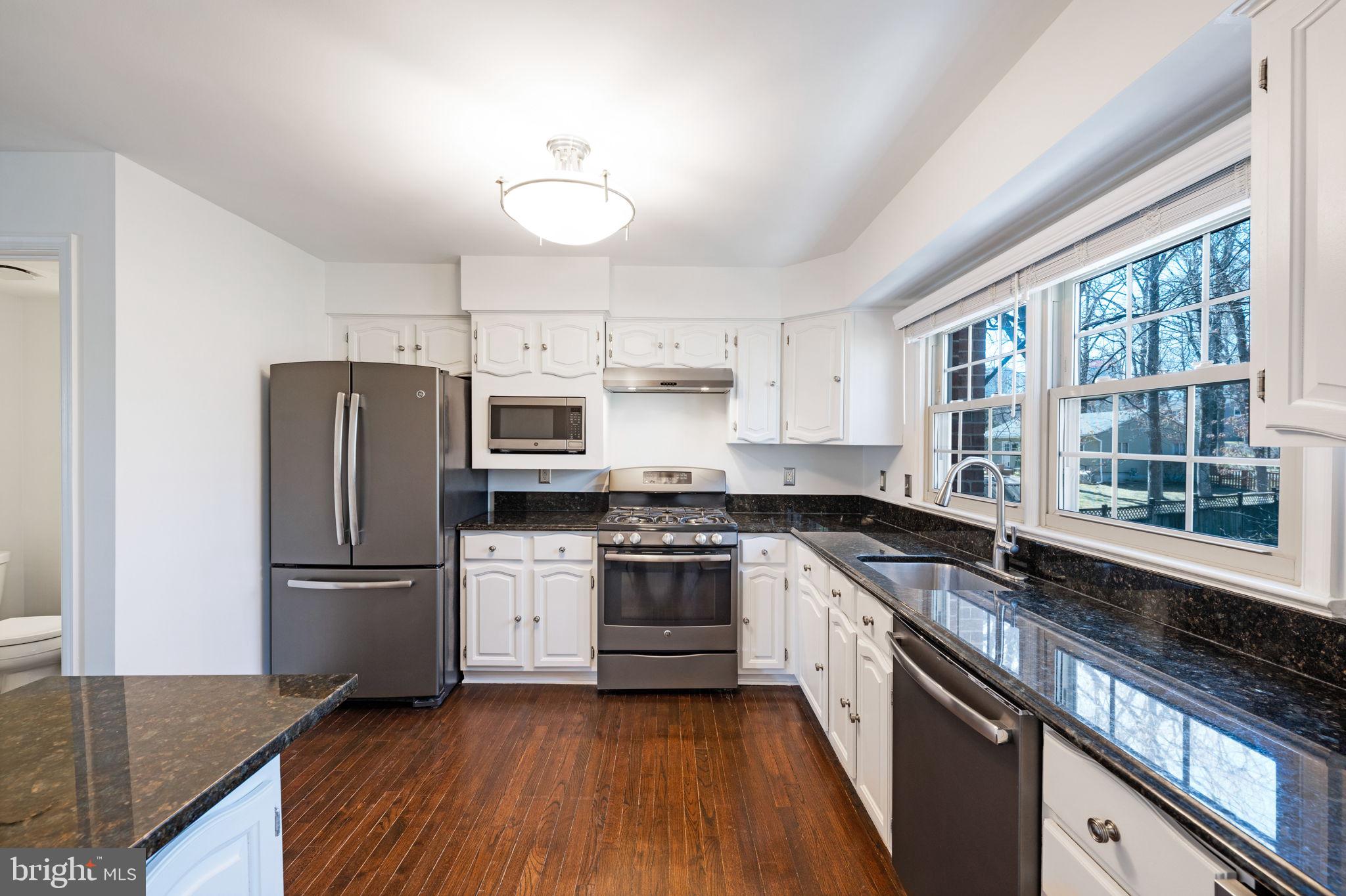 SKYLINE VILLAGE - Residential