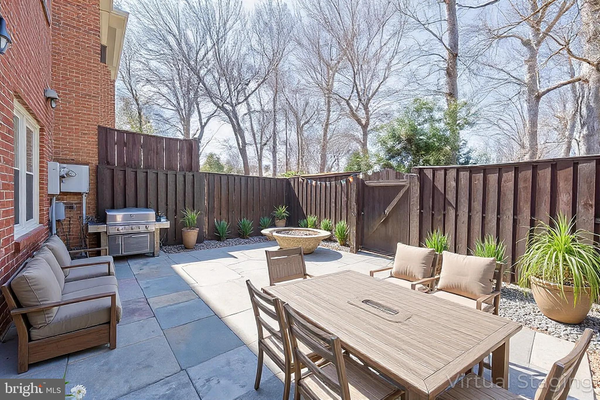 SKYLINE VILLAGE - Residential