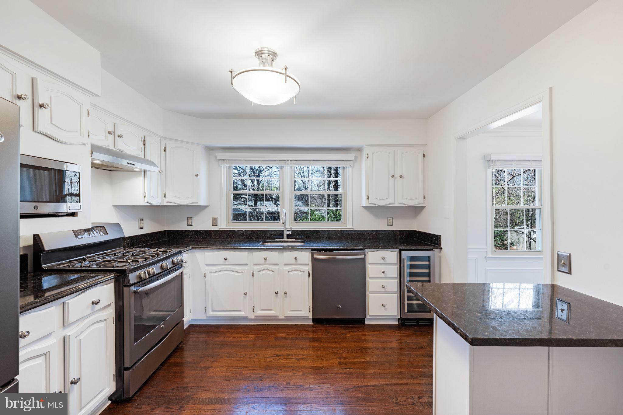 SKYLINE VILLAGE - Residential