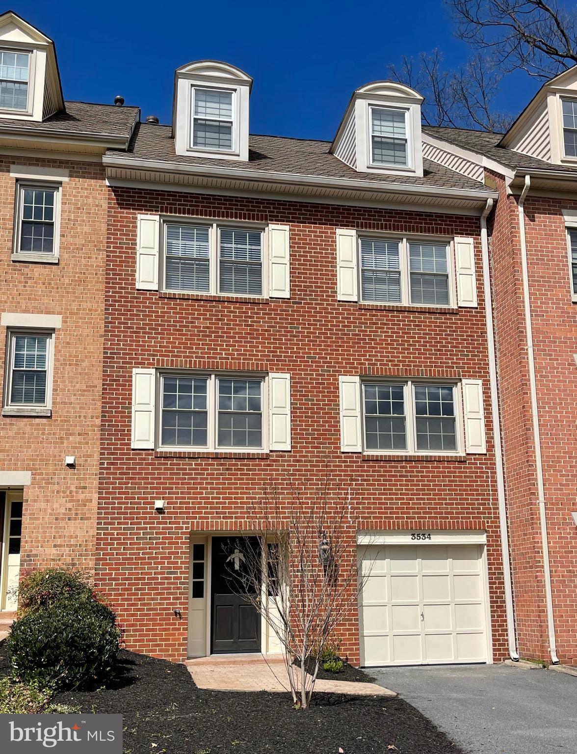 SKYLINE VILLAGE - Residential