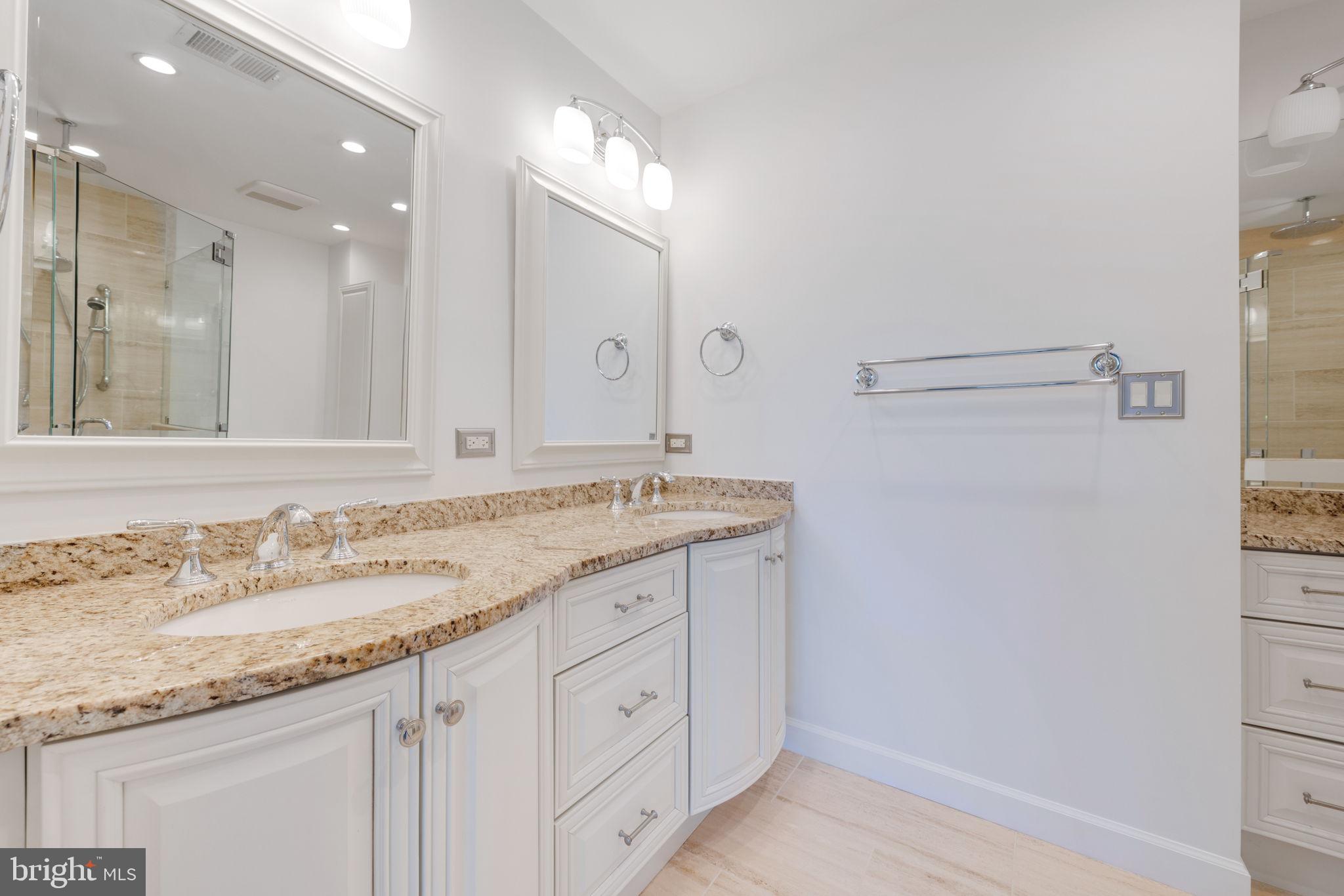 SKYLINE VILLAGE - Residential