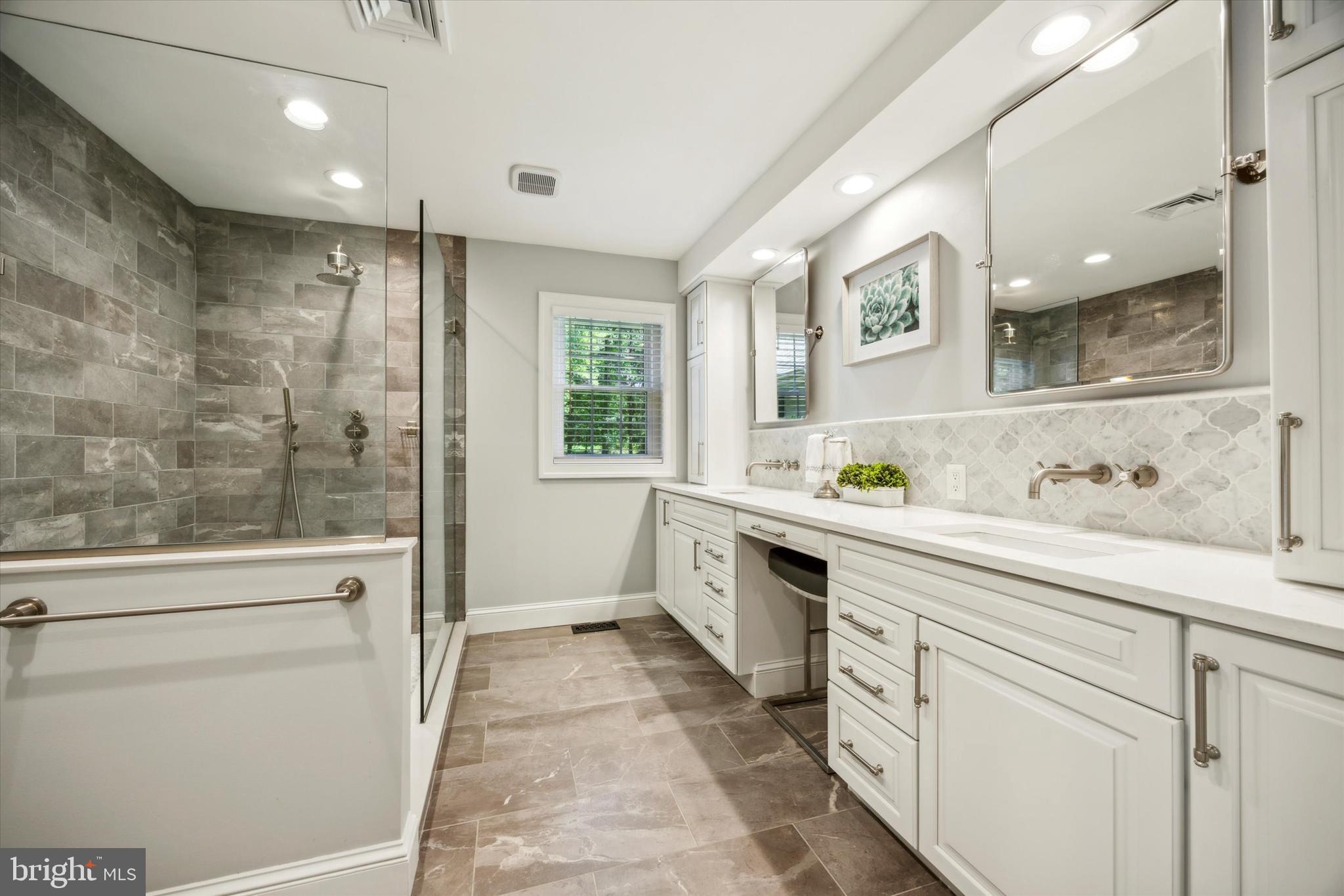 DOYLESTOWN - Residential