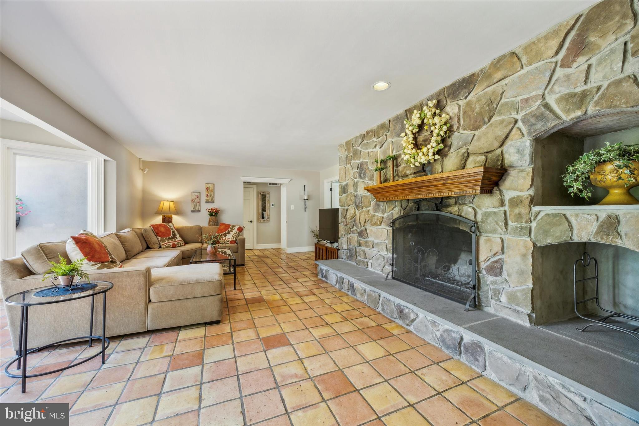 DOYLESTOWN - Residential