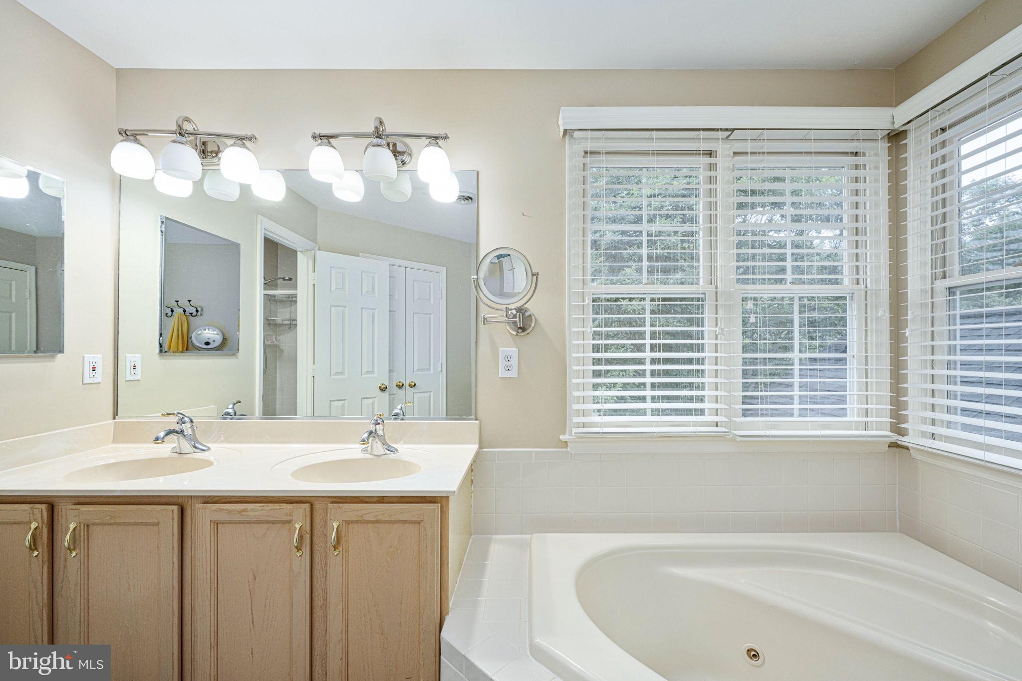 NI RIVER LANDING - Residential