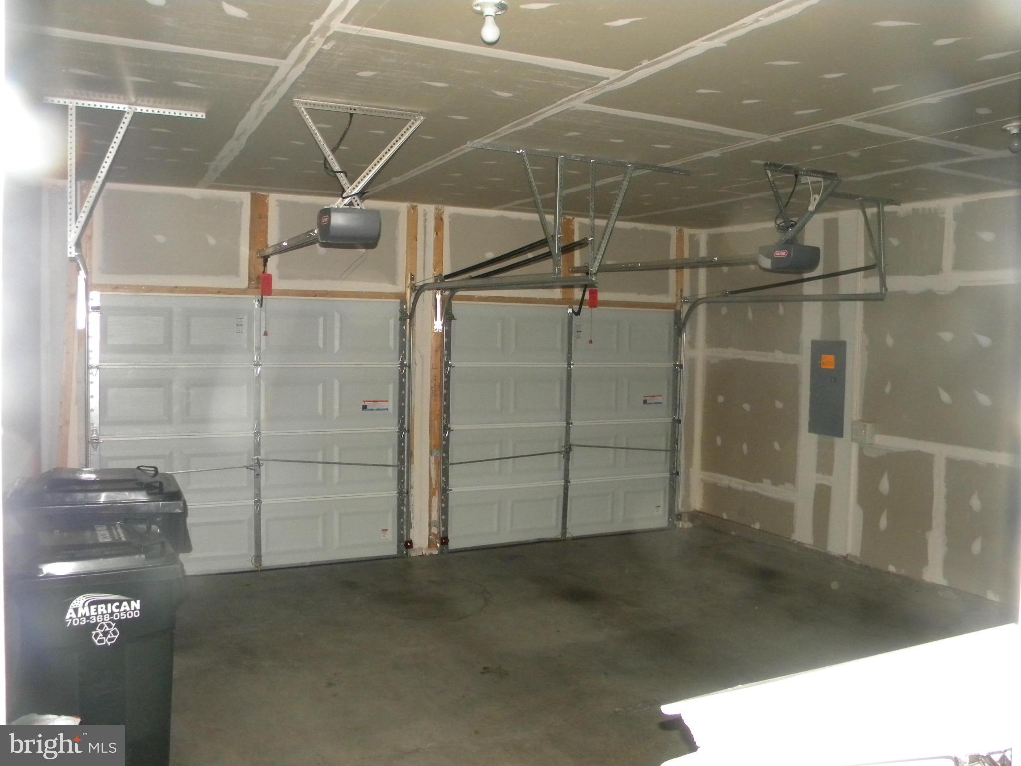 EAGLES POINTE - Residential