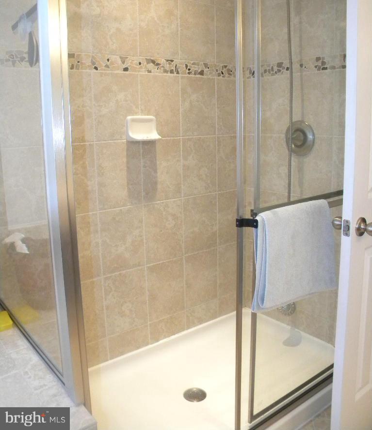 EAGLES POINTE - Residential