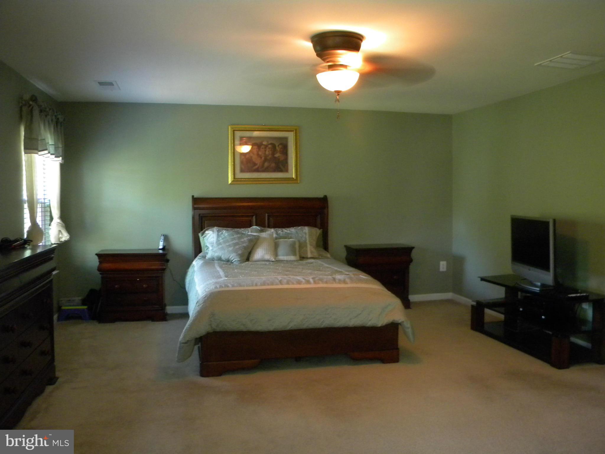 EAGLES POINTE - Residential