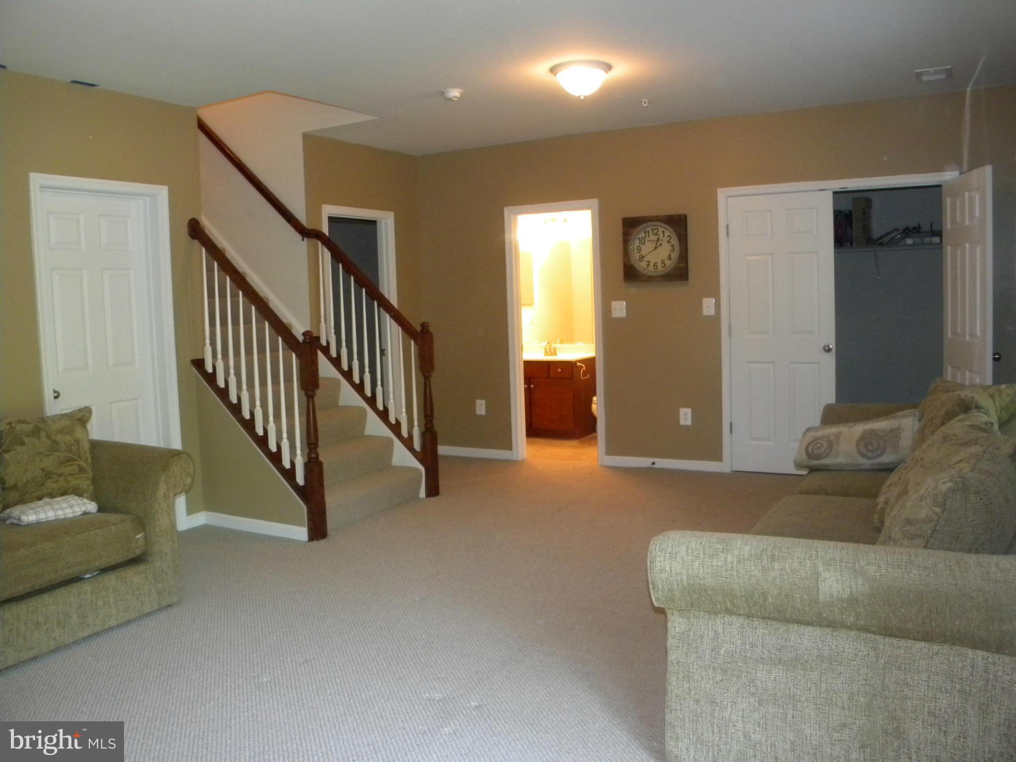 EAGLES POINTE - Residential