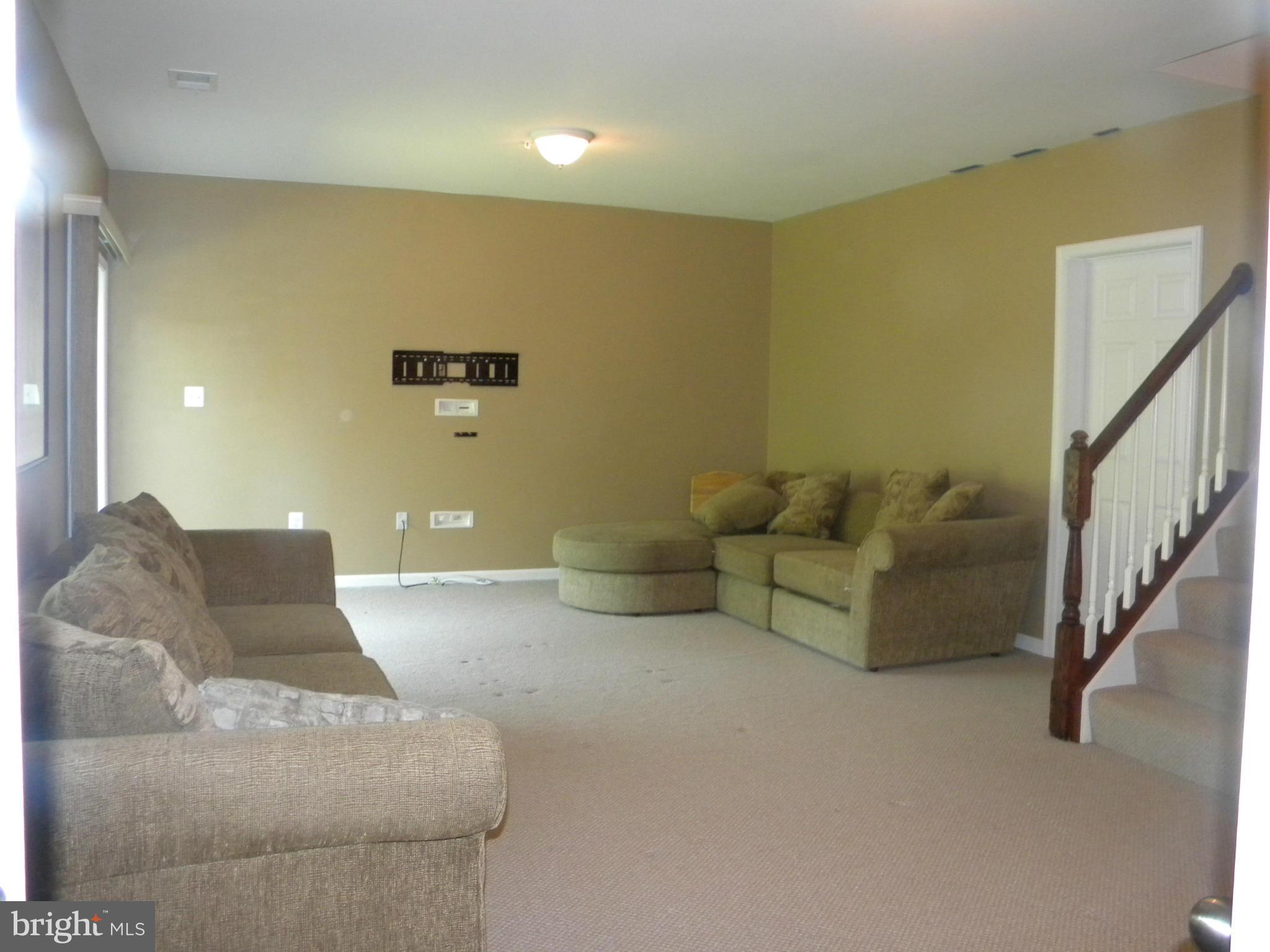 EAGLES POINTE - Residential