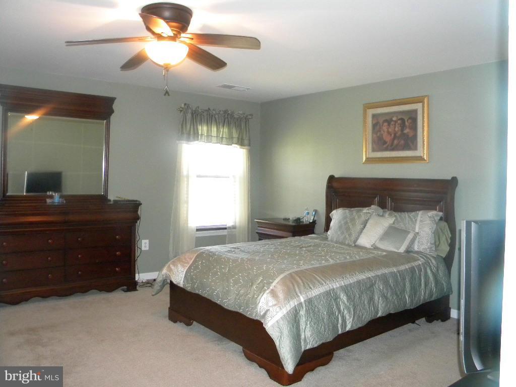 EAGLES POINTE - Residential