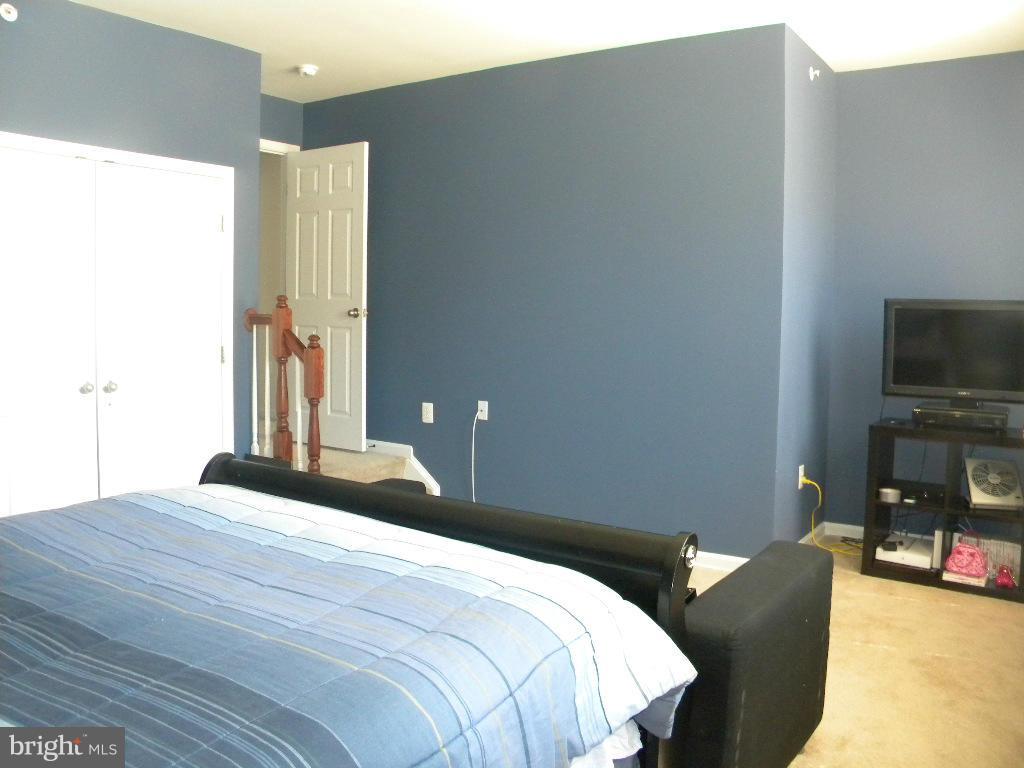 EAGLES POINTE - Residential