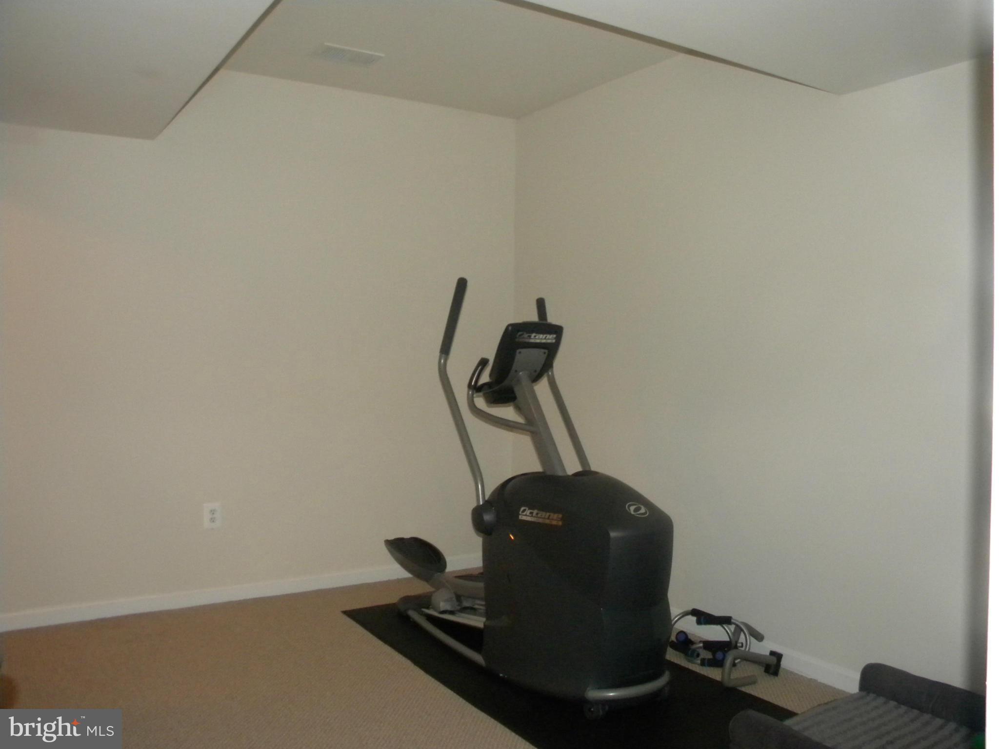 EAGLES POINTE - Residential