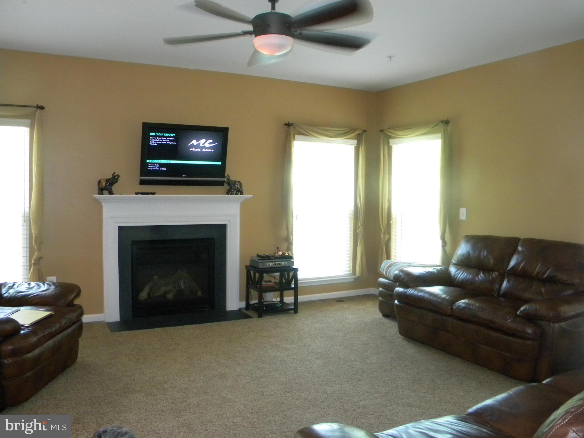 EAGLES POINTE - Residential