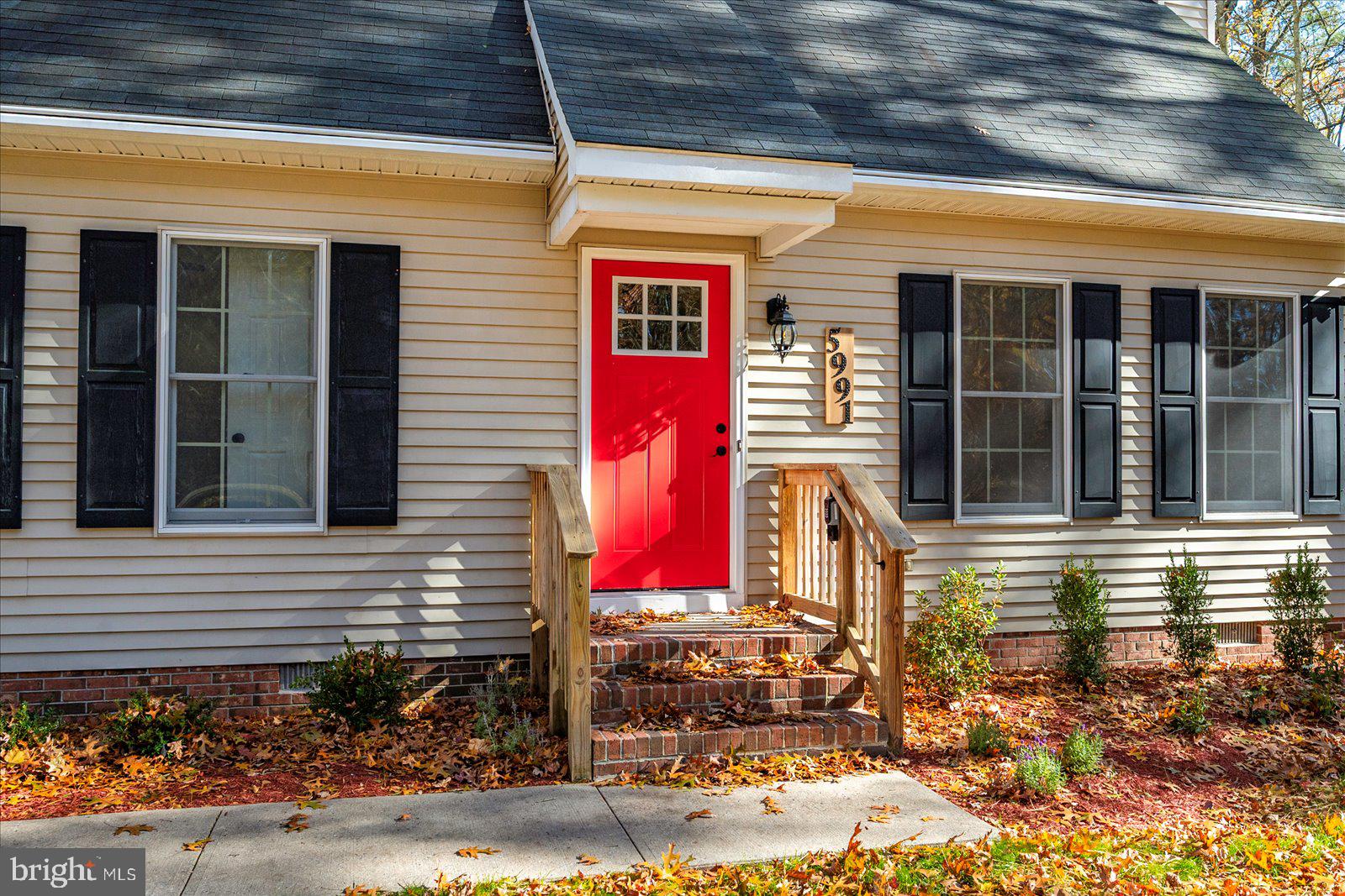 5991 HOUNDS BAY CIRCLE