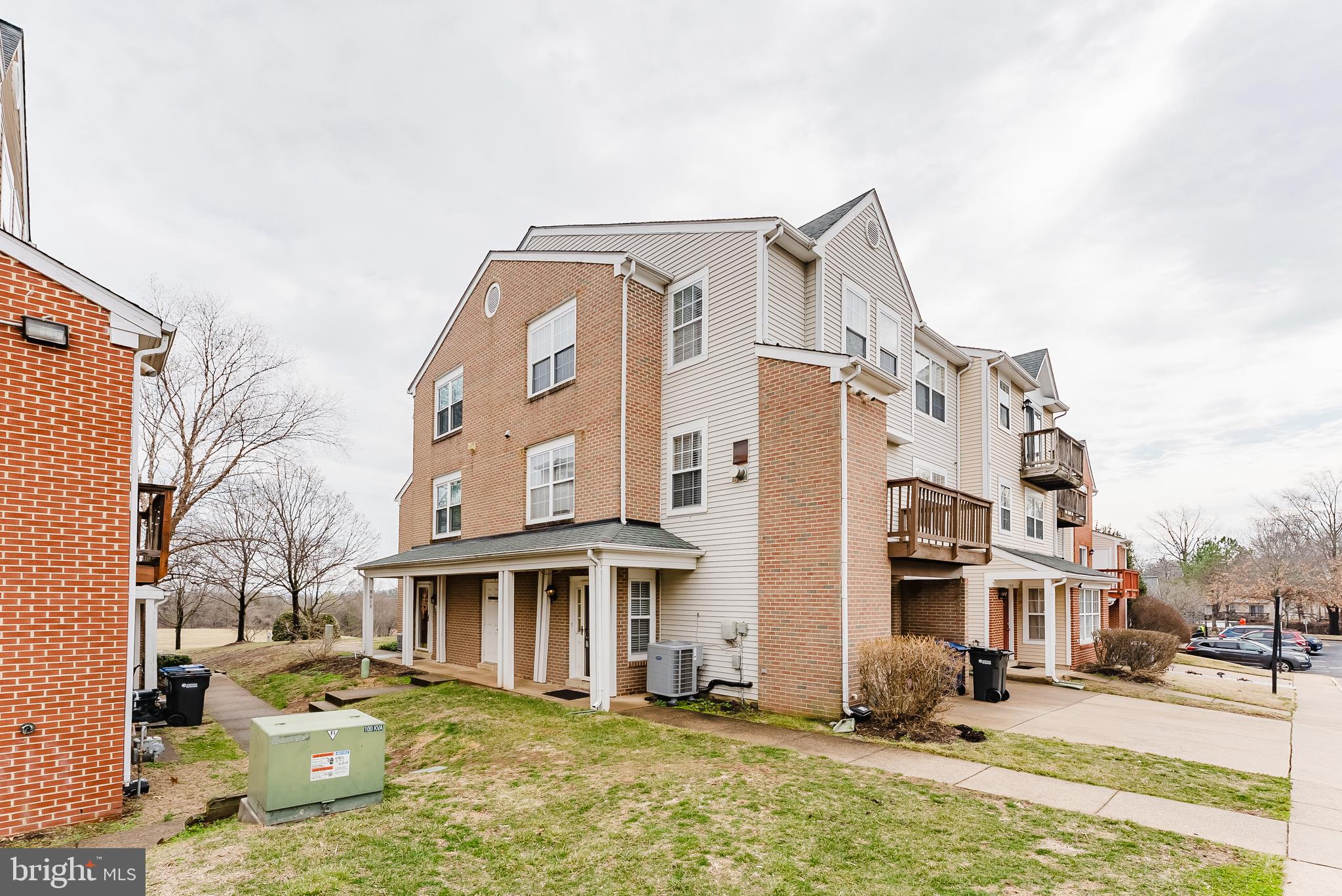 7985 COACHCREST COURT