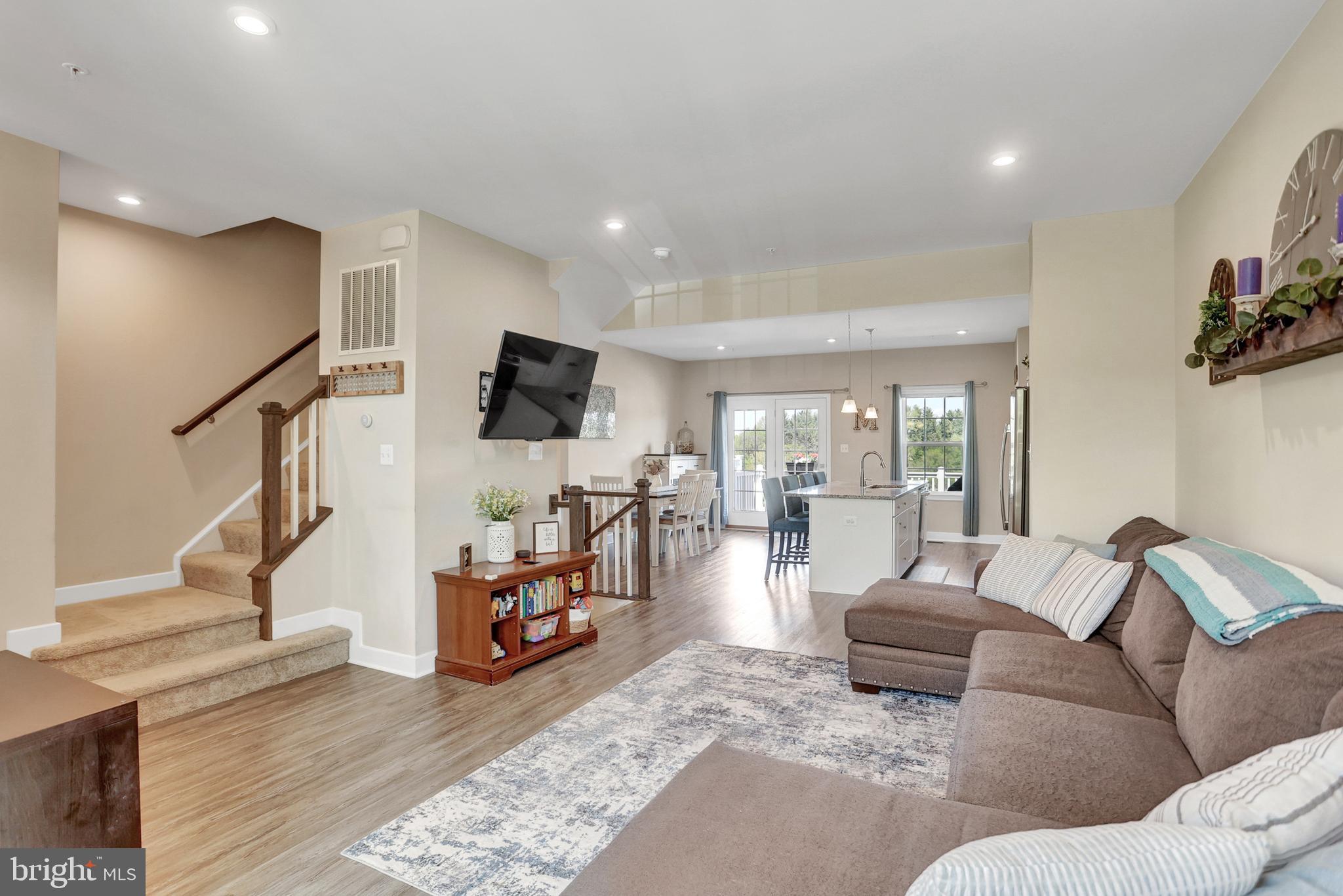 HOLLY RIDGE - Residential