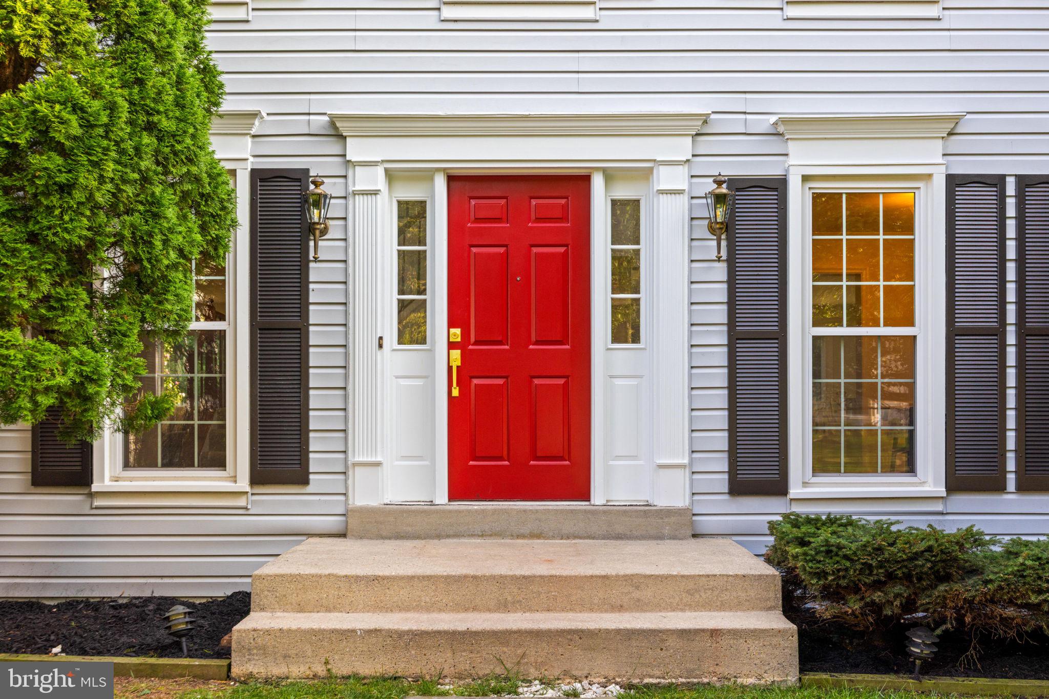 9 ENGLISH ELM COURT