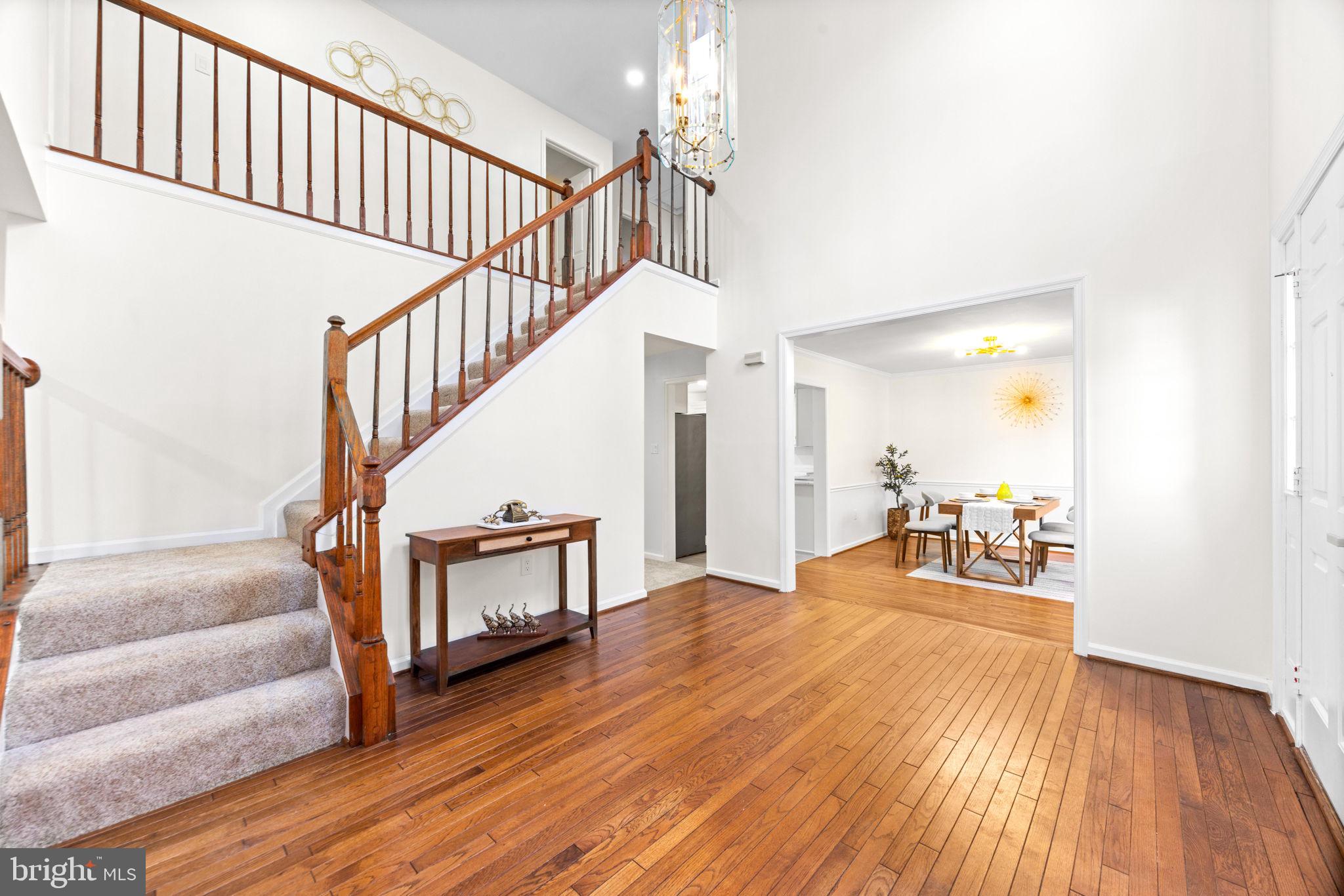 9 ENGLISH ELM COURT