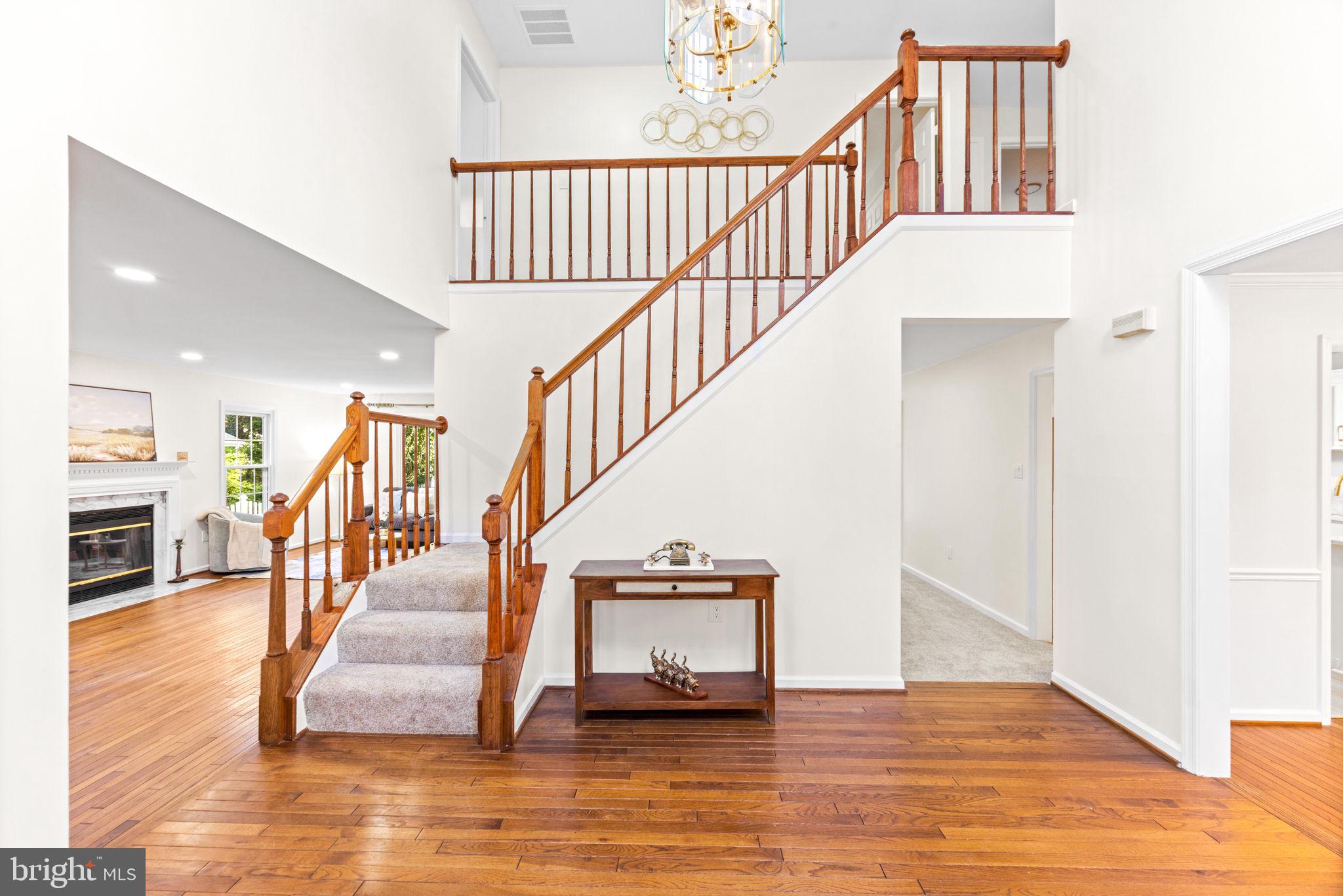 9 ENGLISH ELM COURT