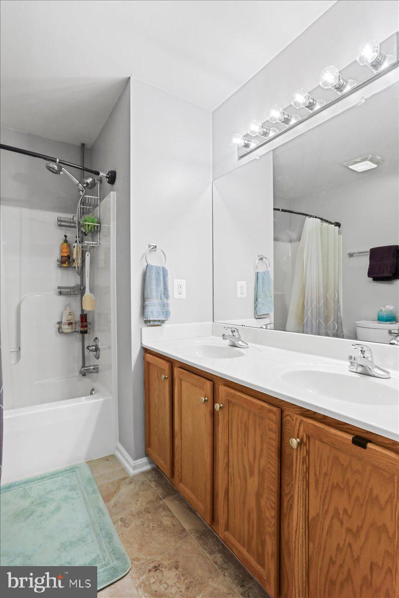 THE VILLAGE OF WASHINGTON TRAIL WEST - Residential