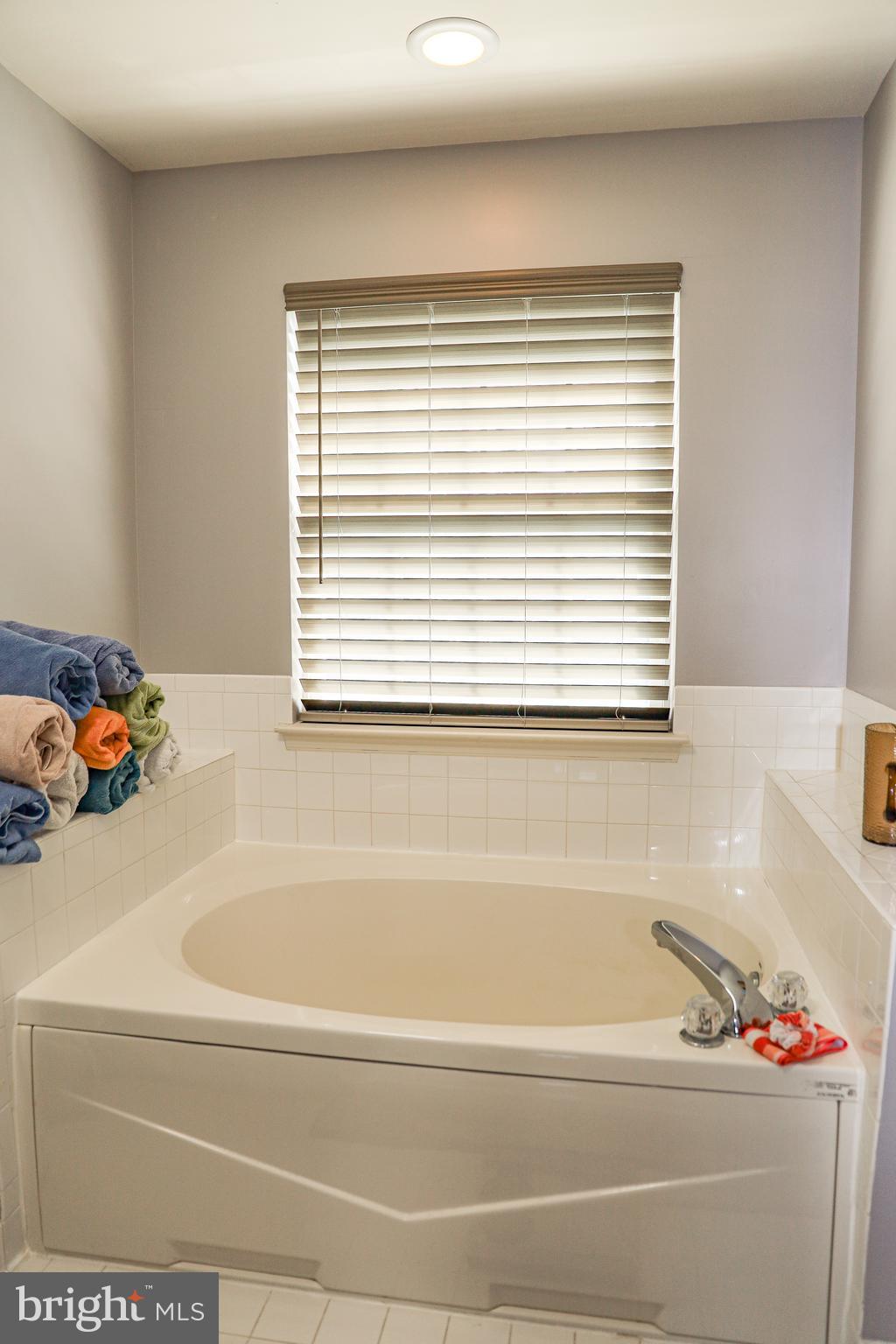 THE VILLAGE OF WASHINGTON TRAIL WEST - Residential