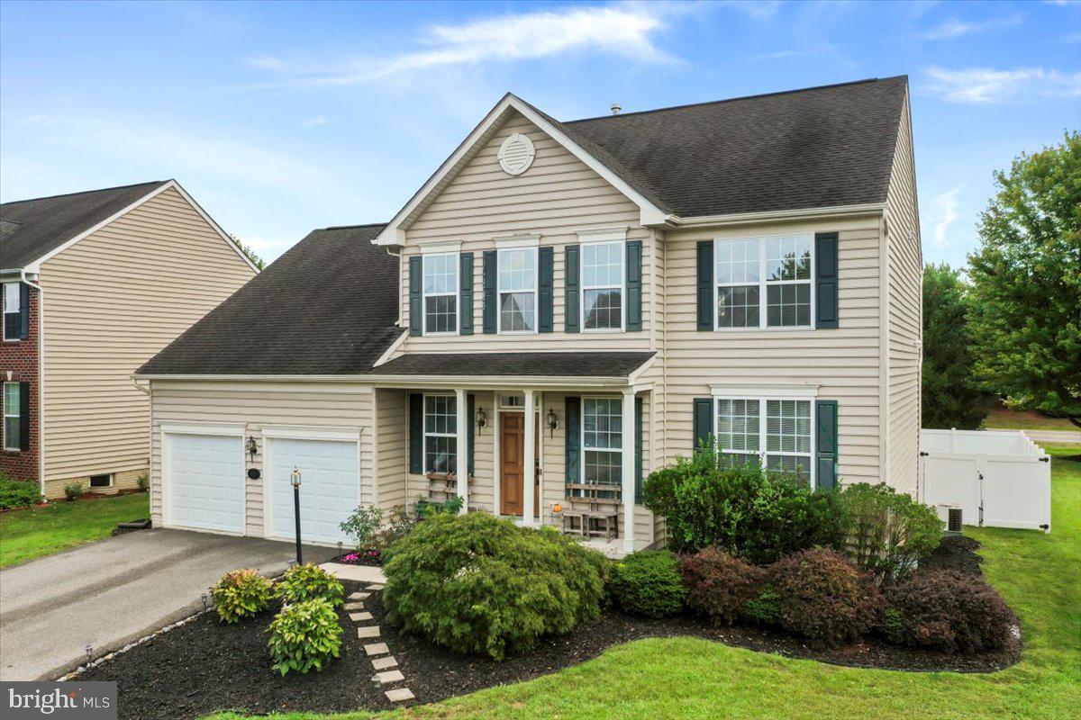 THE VILLAGE OF WASHINGTON TRAIL WEST - Residential