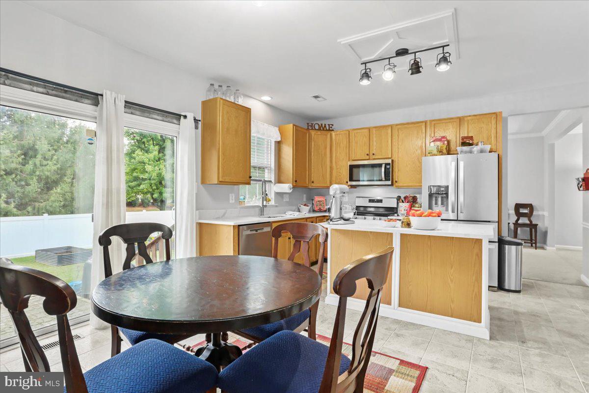 THE VILLAGE OF WASHINGTON TRAIL WEST - Residential