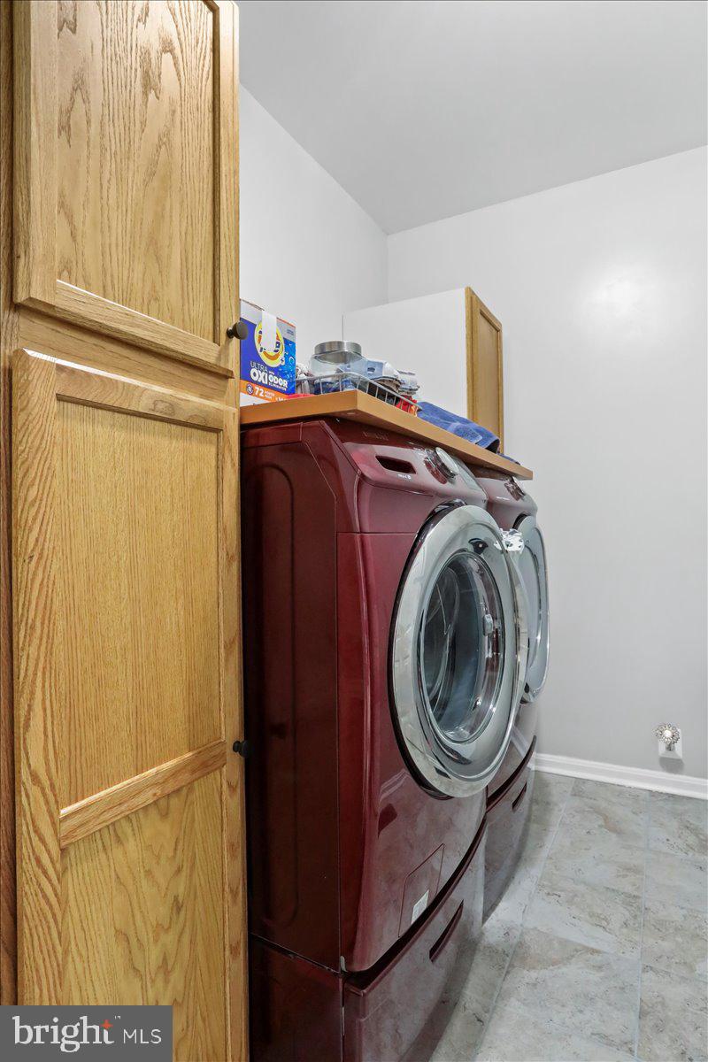 THE VILLAGE OF WASHINGTON TRAIL WEST - Residential