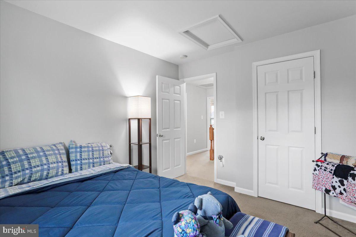 THE VILLAGE OF WASHINGTON TRAIL WEST - Residential