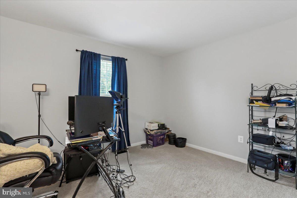 THE VILLAGE OF WASHINGTON TRAIL WEST - Residential