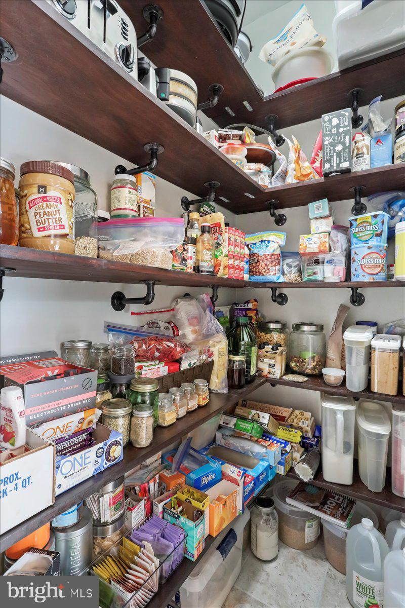 THE VILLAGE OF WASHINGTON TRAIL WEST - Residential