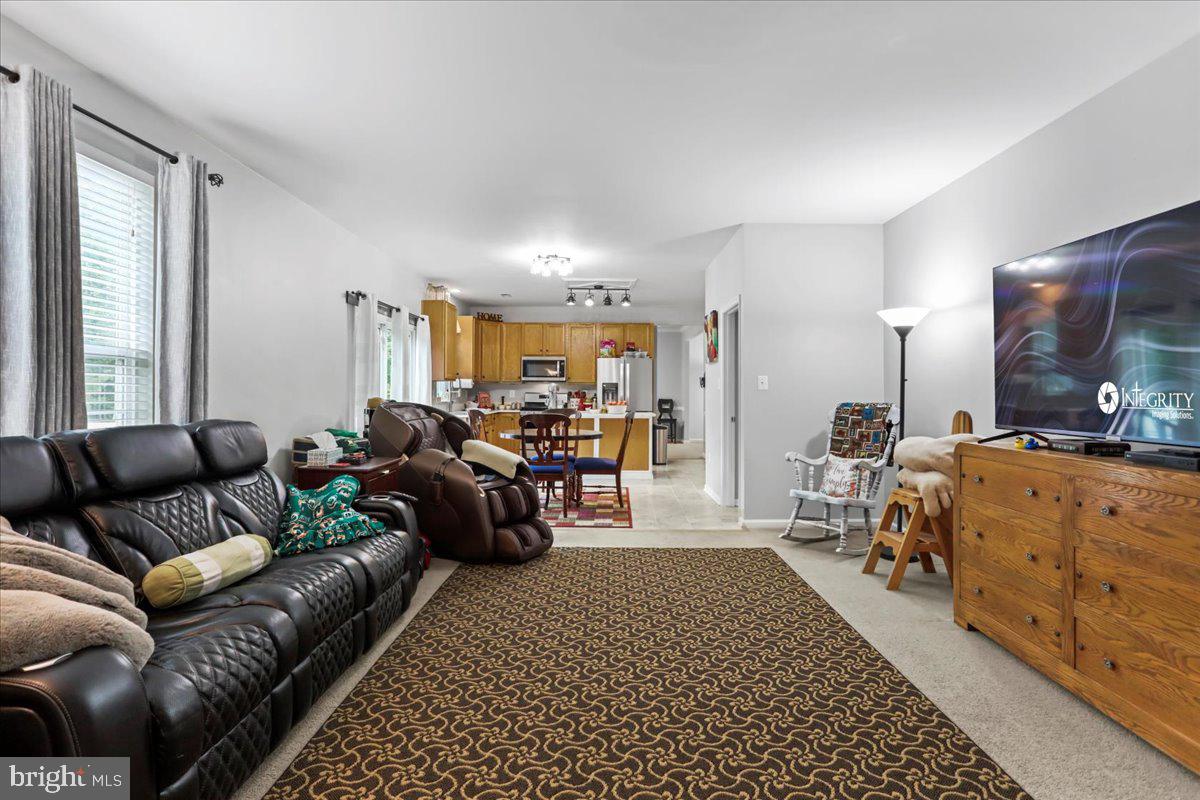 THE VILLAGE OF WASHINGTON TRAIL WEST - Residential