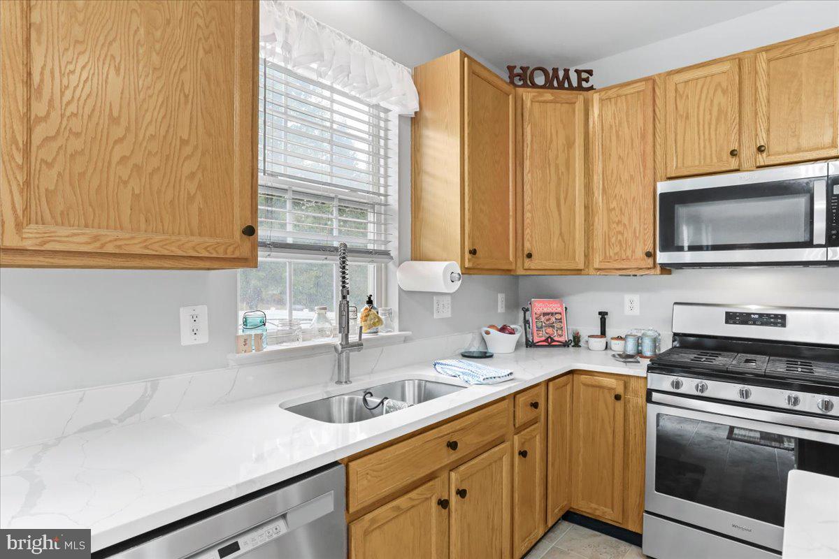 THE VILLAGE OF WASHINGTON TRAIL WEST - Residential