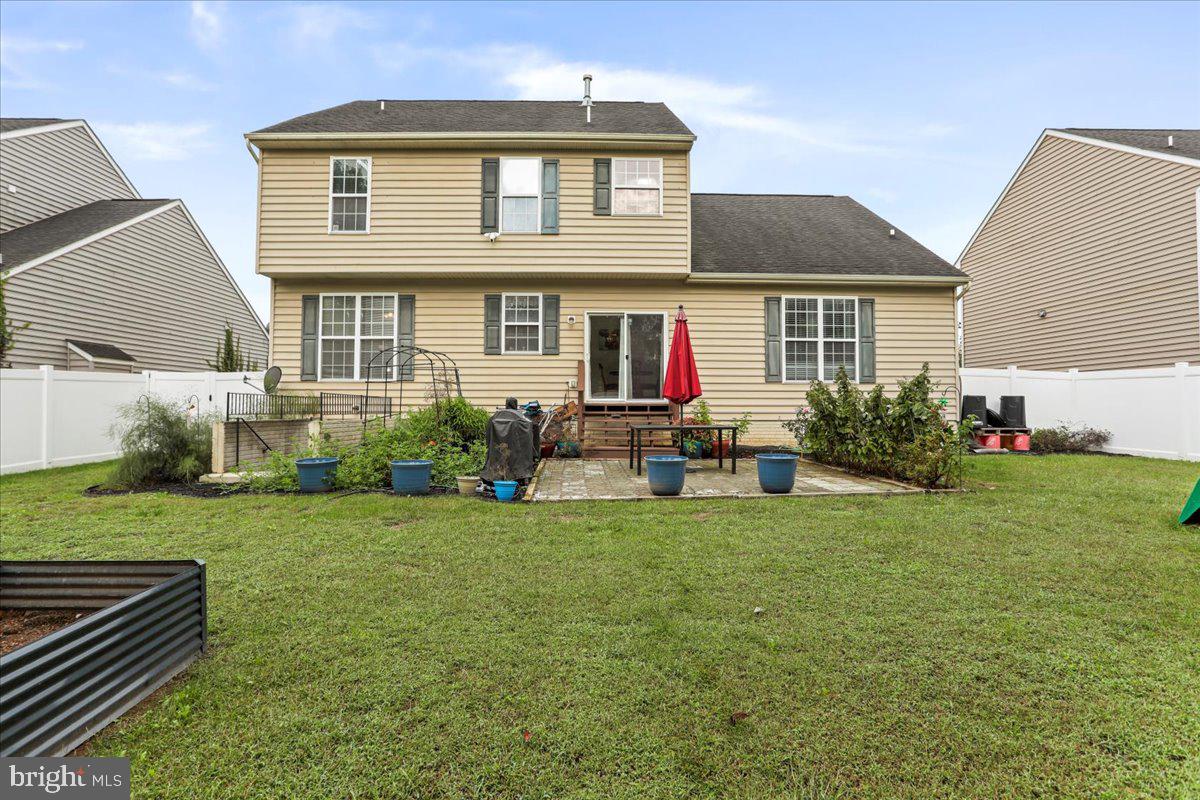 THE VILLAGE OF WASHINGTON TRAIL WEST - Residential