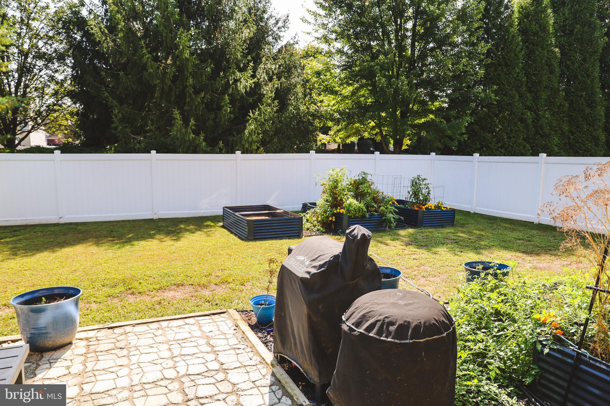 THE VILLAGE OF WASHINGTON TRAIL WEST - Residential