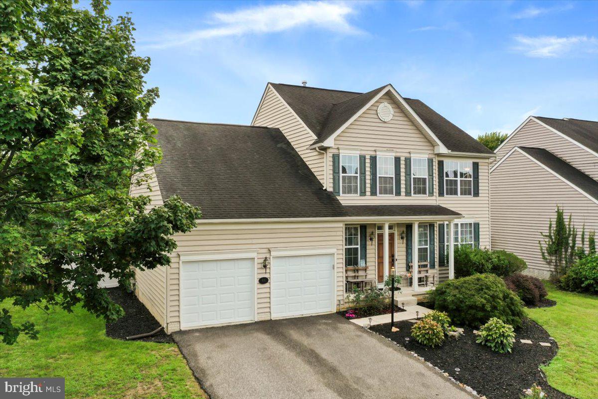 THE VILLAGE OF WASHINGTON TRAIL WEST - Residential