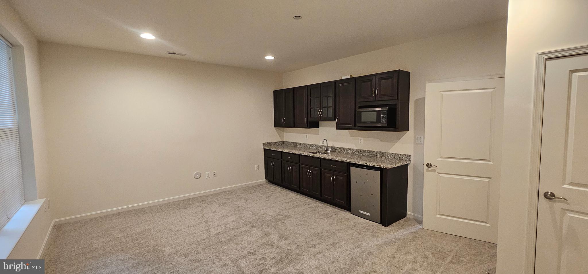 FRANKLIN POINT AT DEERBORNE - Residential Lease