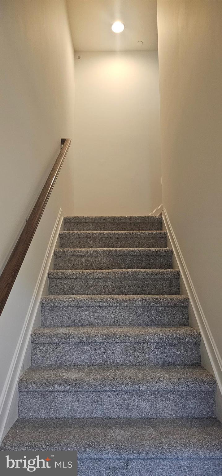 FRANKLIN POINT AT DEERBORNE - Residential Lease