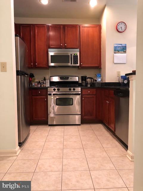 HALSTEAD AT THE METRO - Residential