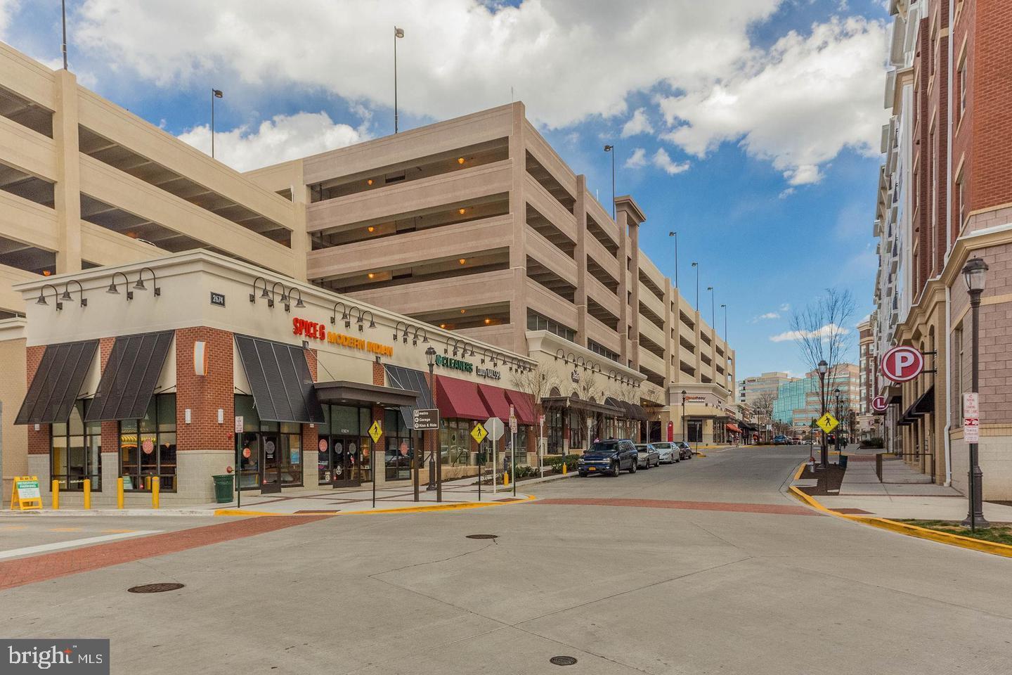 HALSTEAD AT THE METRO - Residential