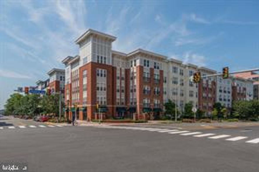 Lovely & luxurious 1 bed & 1 bath condo located next to Dunn Loring - Merrifield Metro. Walk to the metro, grocery stores, restaurants, Mosaic District. Bright interior with lots of natural light. Imagine sitting on the balcony and looking down at that pool view!  Full size washer & dryer and 42" tall wall kitchen cabinets. Condo fee includes water & sewer, 24/7 security system,  all entertainment & recreation facilities. 1 Assigned parking space in the parking garage,  visitor parking spaces with permit, and street parking available.