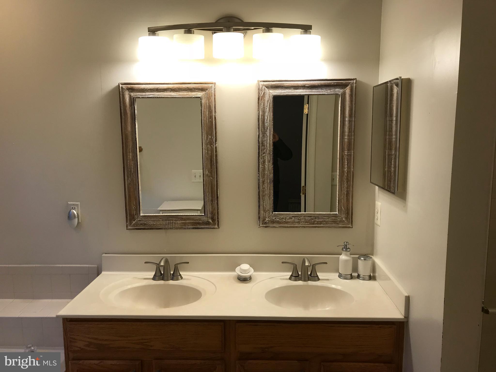 KINGSTOWNE - Residential