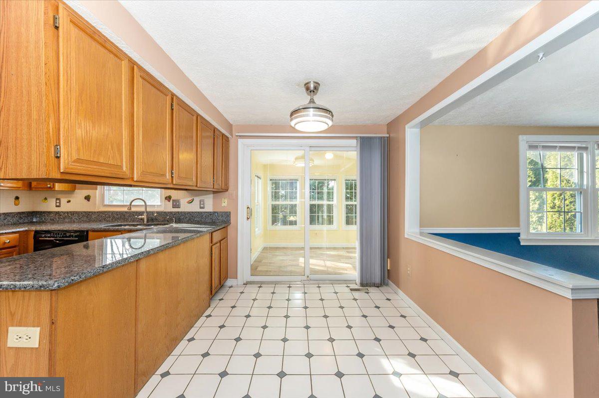 FOUNTAIN ROCK MANOR - Residential