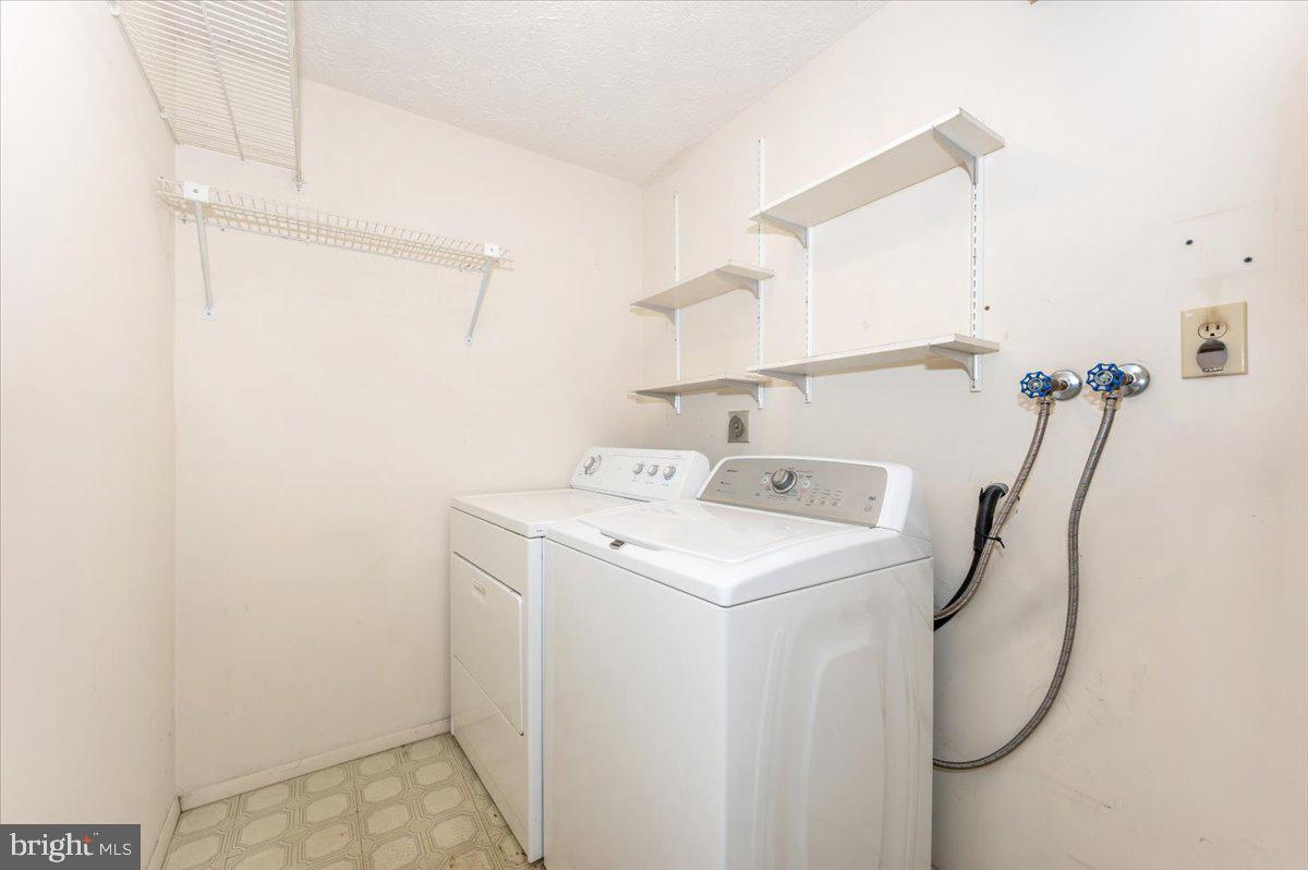 FOUNTAIN ROCK MANOR - Residential