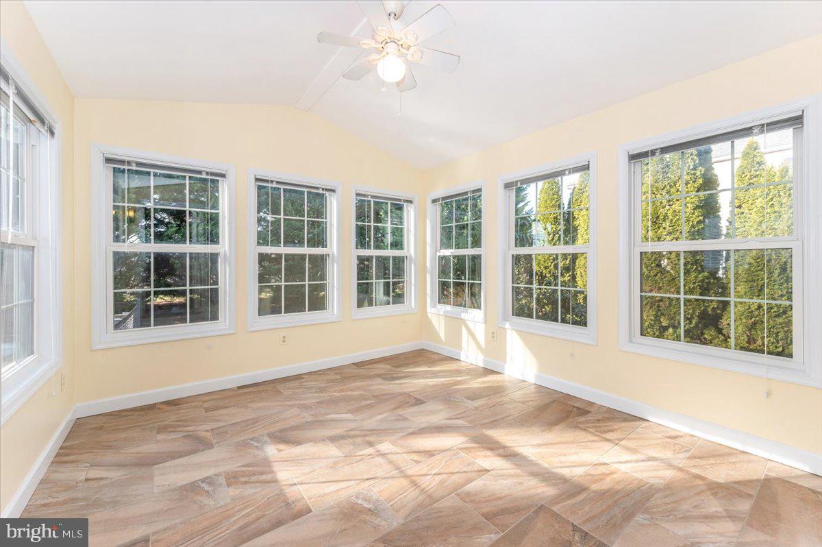 FOUNTAIN ROCK MANOR - Residential