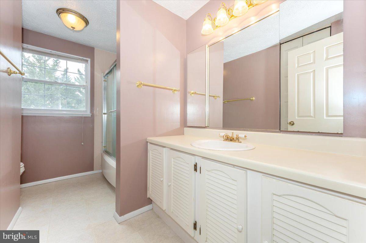 FOUNTAIN ROCK MANOR - Residential