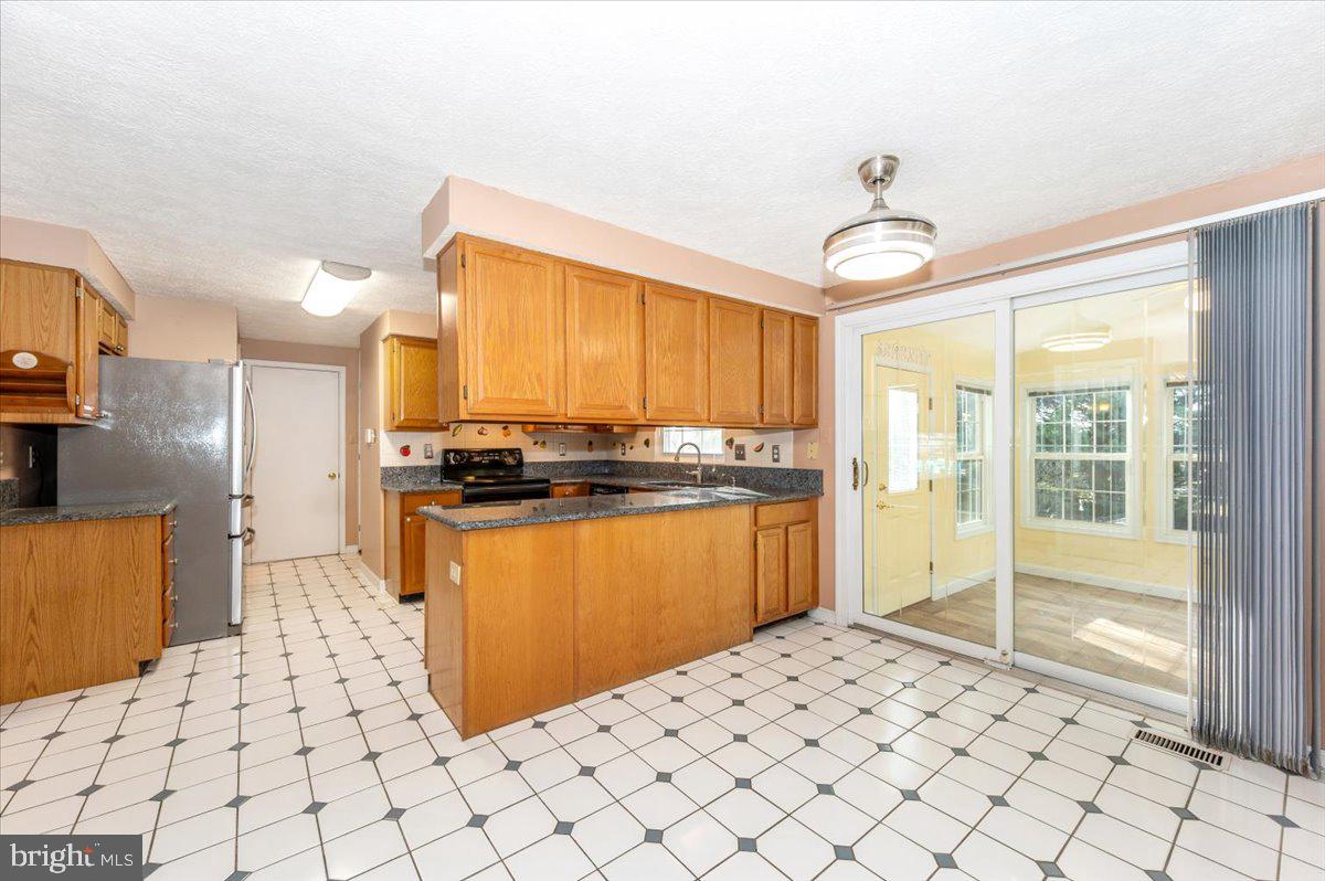 FOUNTAIN ROCK MANOR - Residential